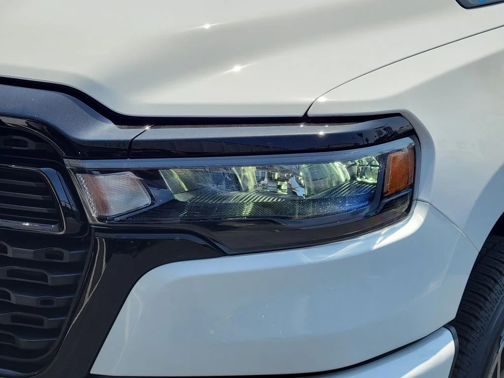 New 2026 Bright White Clear-Coat Exterior Paint RAM Big Horn/Lone Star image 23