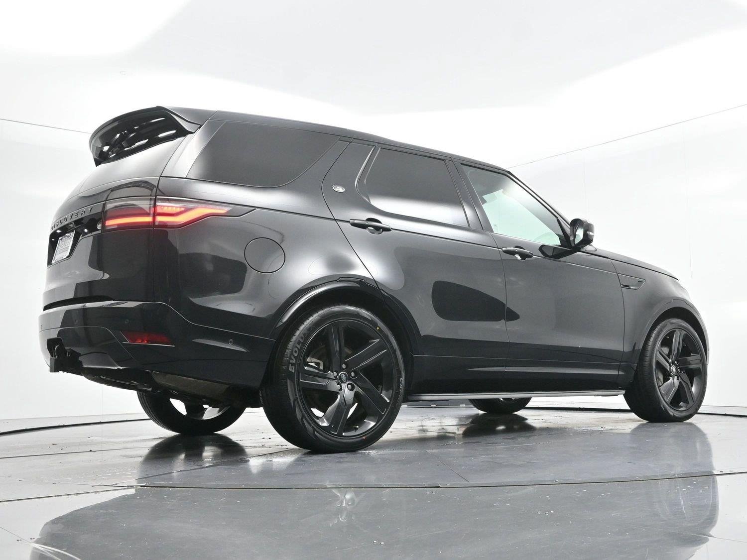 Used 2023 Black Land Rover S R-Dynamic image 59