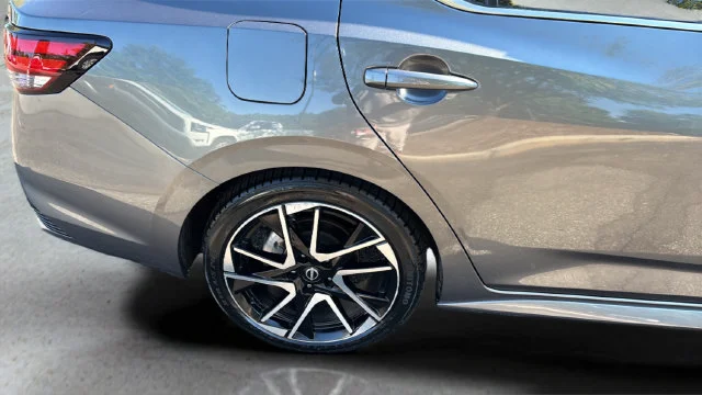 Used 2025 Gray Nissan SR image 34