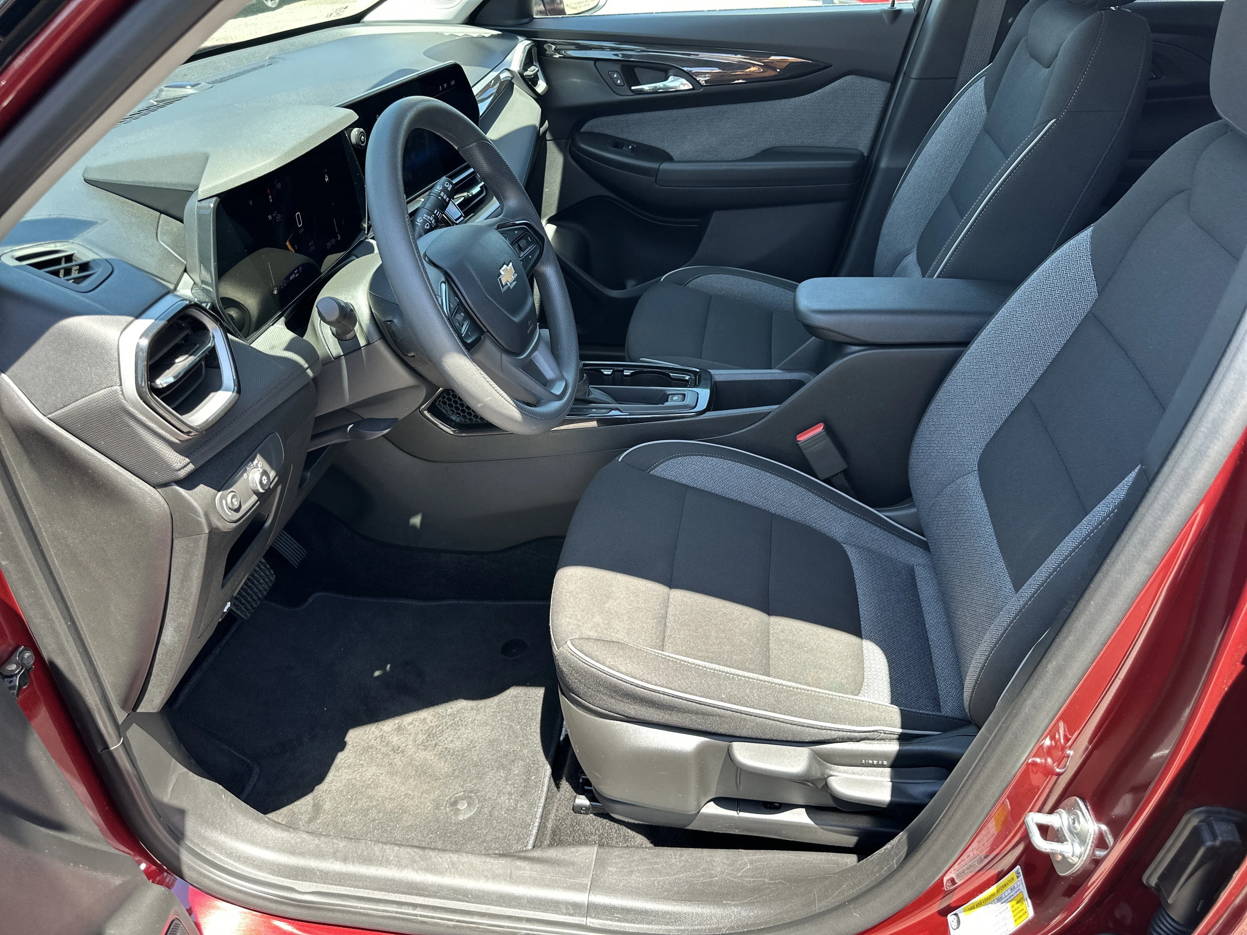 Used 2025 Crimson Metallic Chevrolet LT image 9