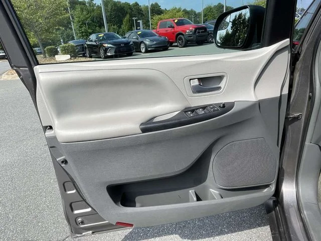 Used 2017 Gray Toyota LE image 16