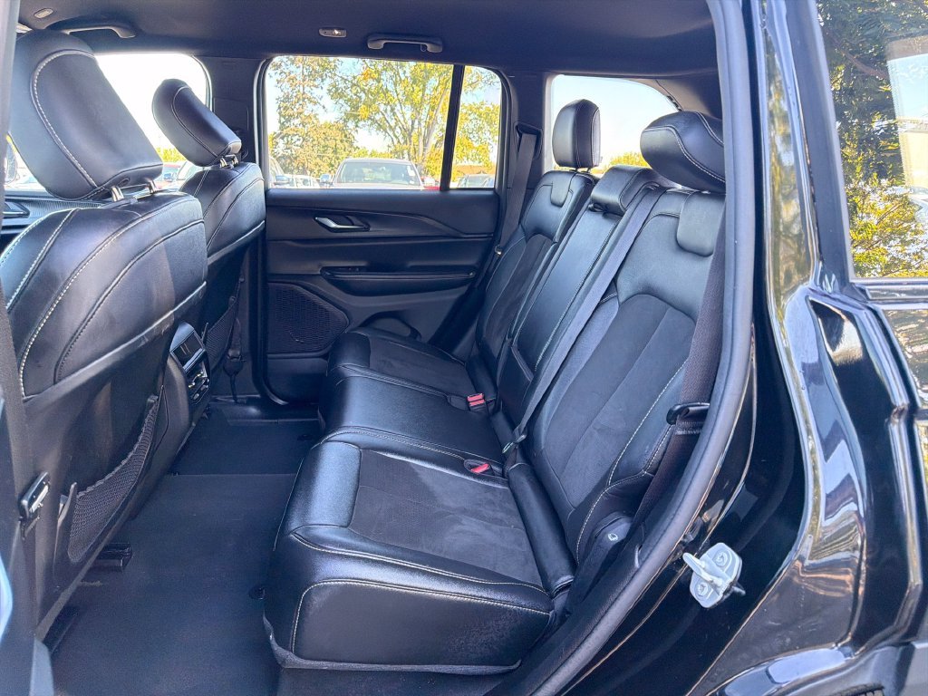 Used 2024 Black Jeep Altitude image 25