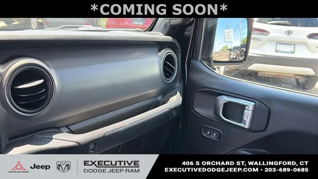Used 2022 Black Jeep Sport image 18