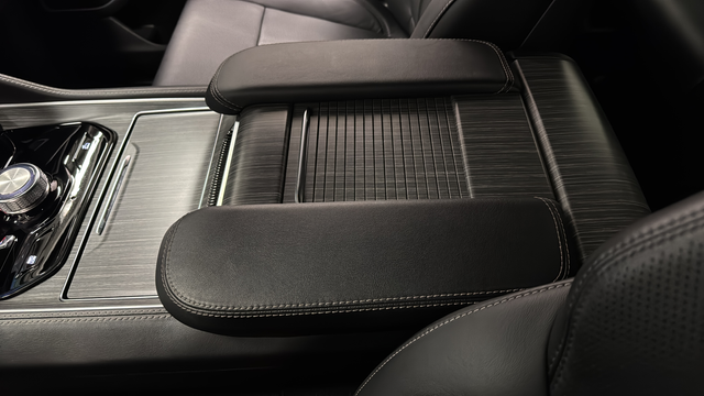 Used 2024 Diamond Black Crystal Pearlcoat Jeep Series II image 19