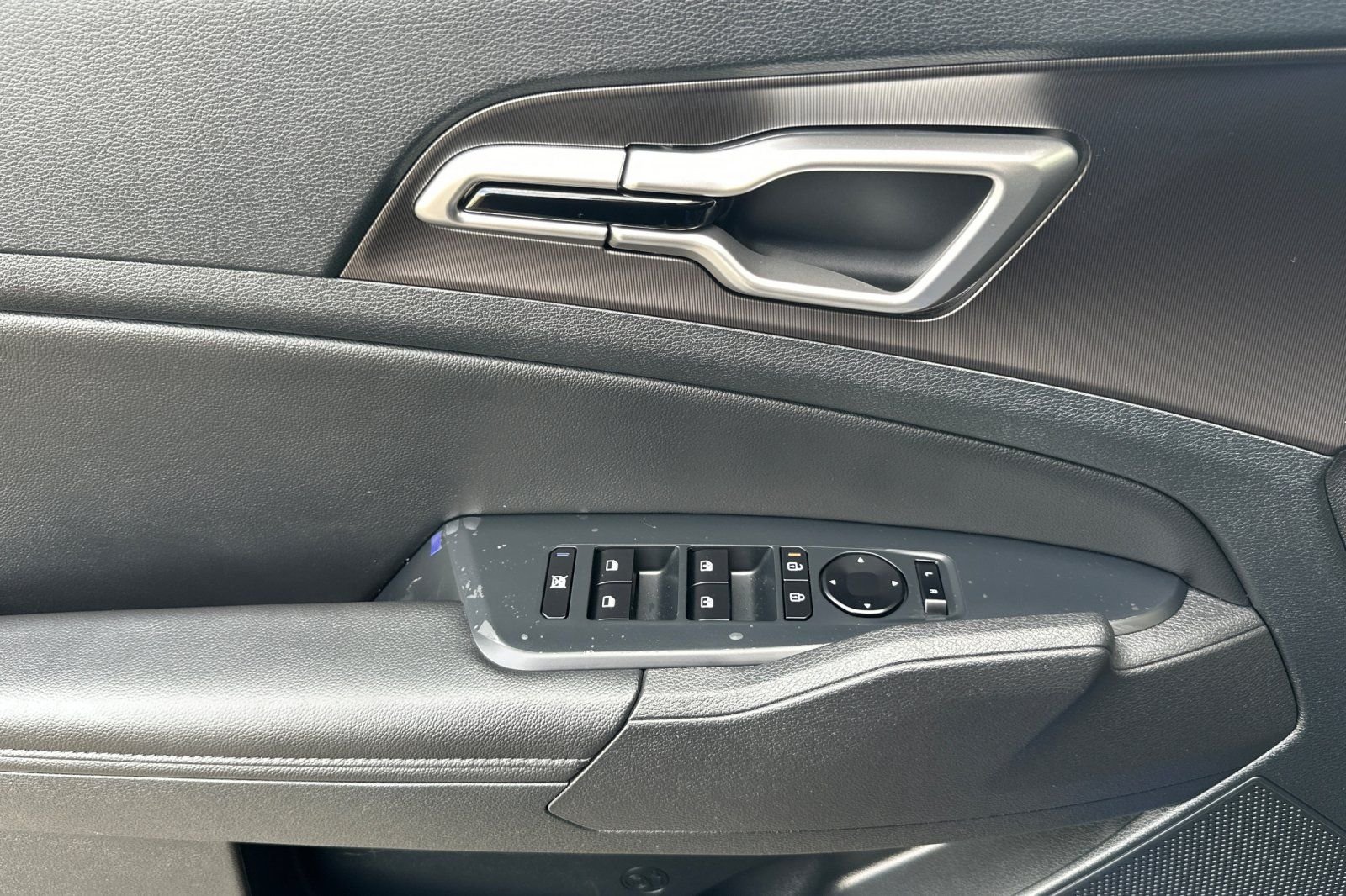2026 Kia Sportage EX - Photo 11