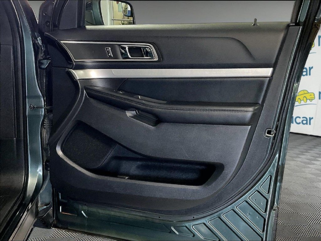 Used 2016 Gray Ford XLT image 12