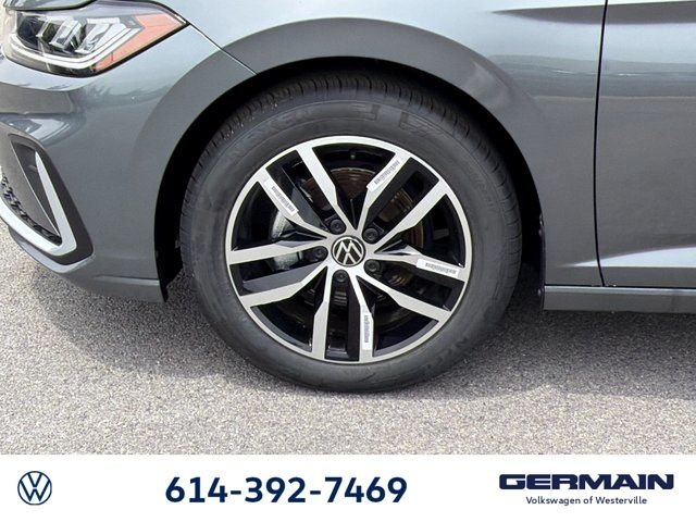 New 2026 Platinum Gray Metallic Volkswagen 1.5T SE image 12