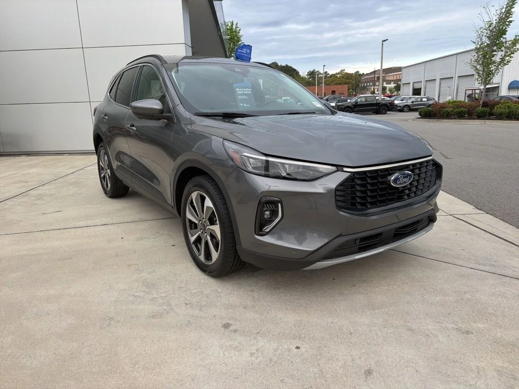 2023 Ford Escape Platinum AWD's photo