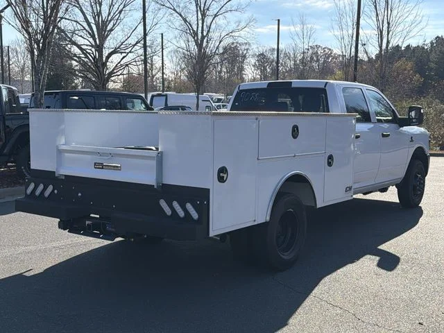 2026 RAM 3500 Chassis Tradesman - Photo 11