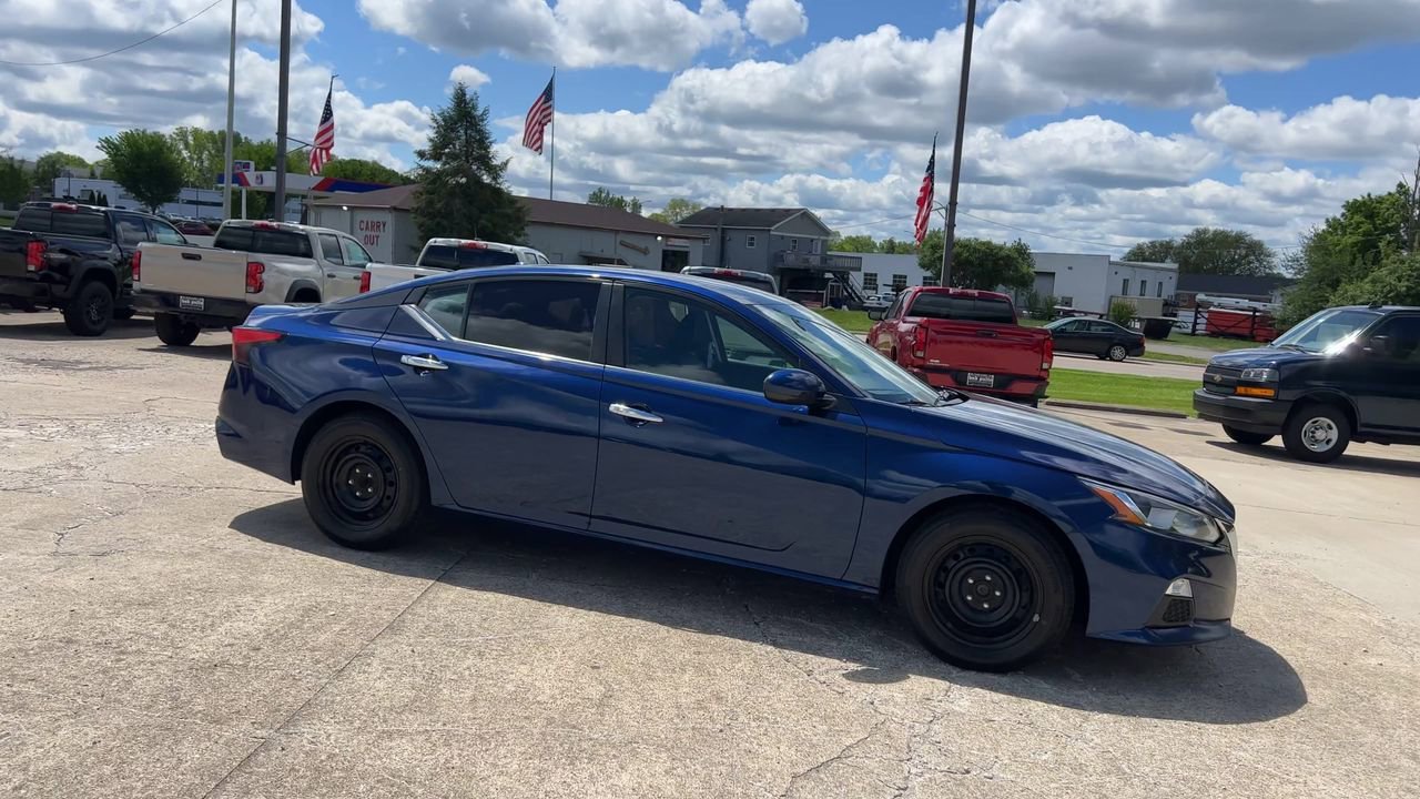 Used 2019 Nissan Altima S with VIN 1N4BL4BV4KC196158 for sale in Lebanon, OH