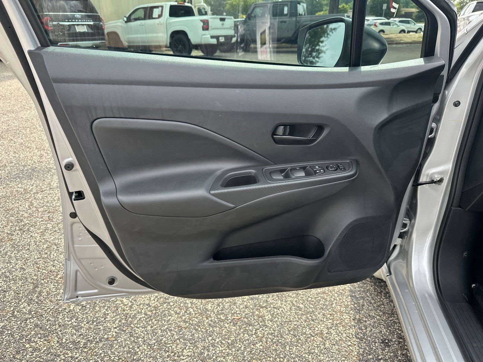 2025 Nissan Versa Sedan S - Photo 10