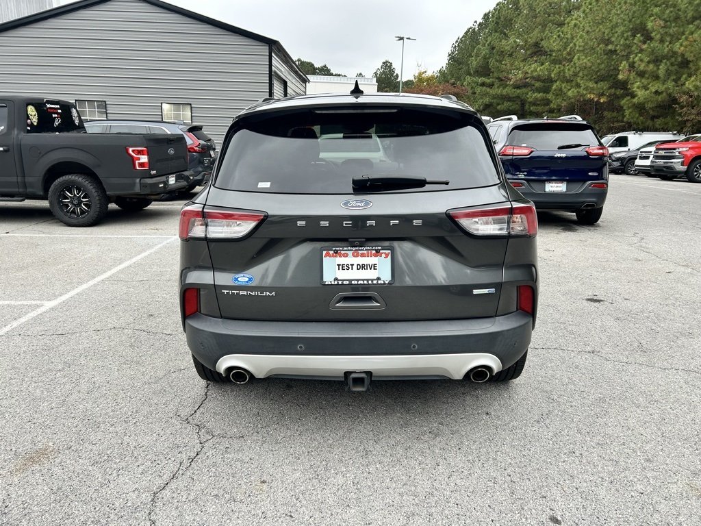 2020 Ford Escape Titanium photo 3