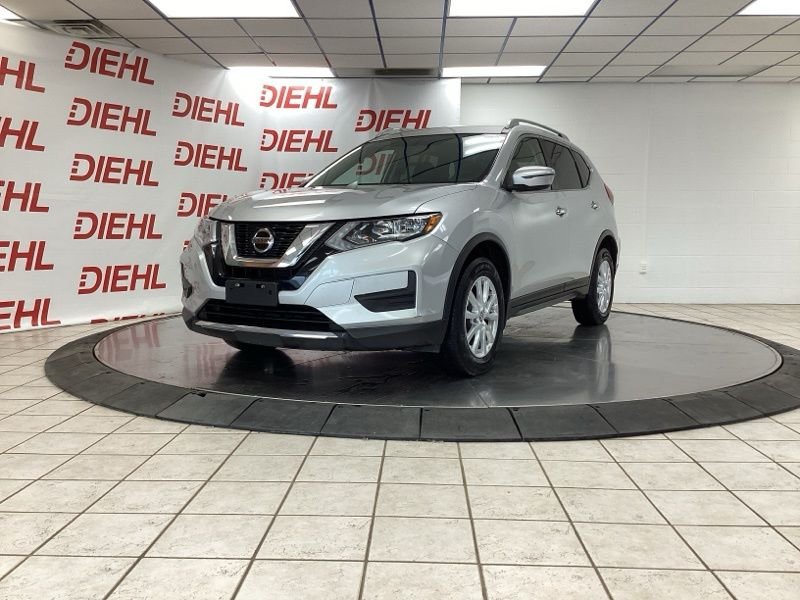 Used 2018 Silver Nissan SV image 3