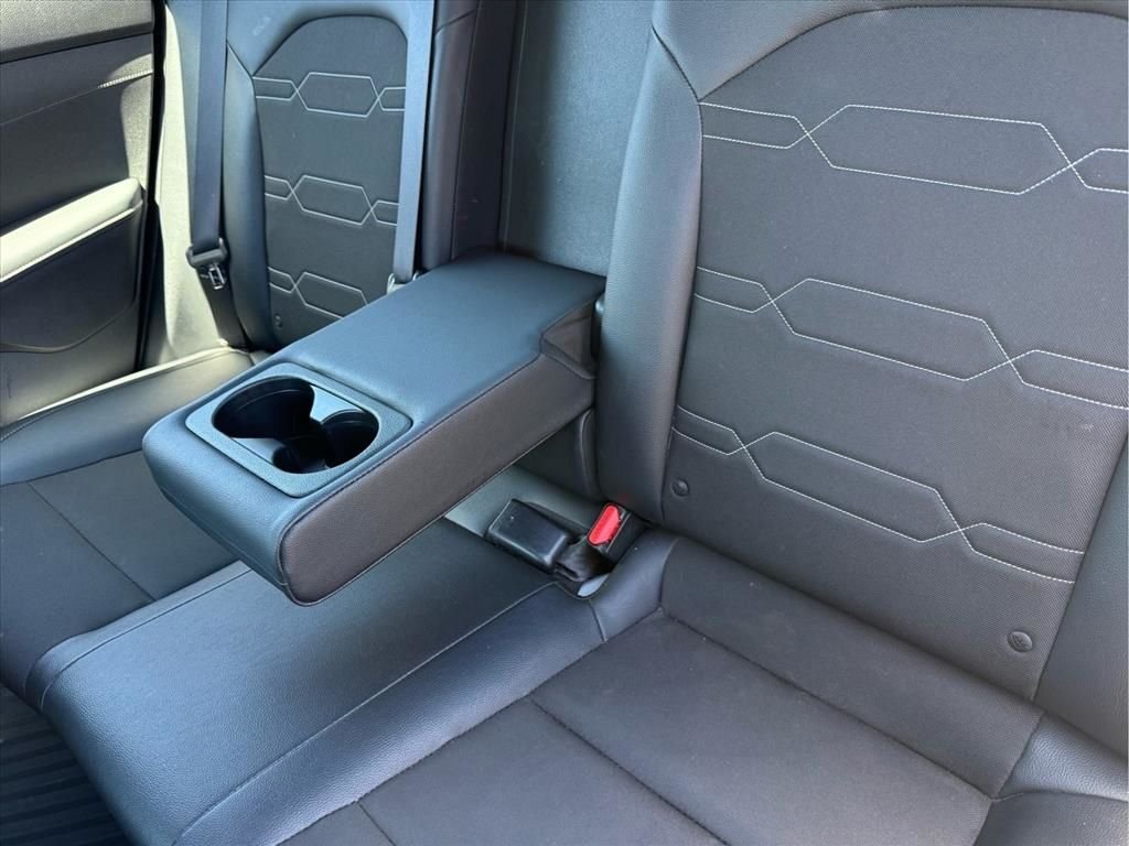 Used 2023 White Kia GT-Line image 19