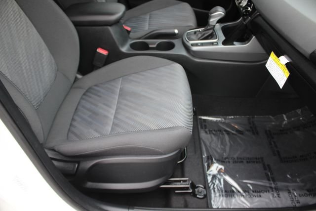 Used 2025 White Kia LX image 31