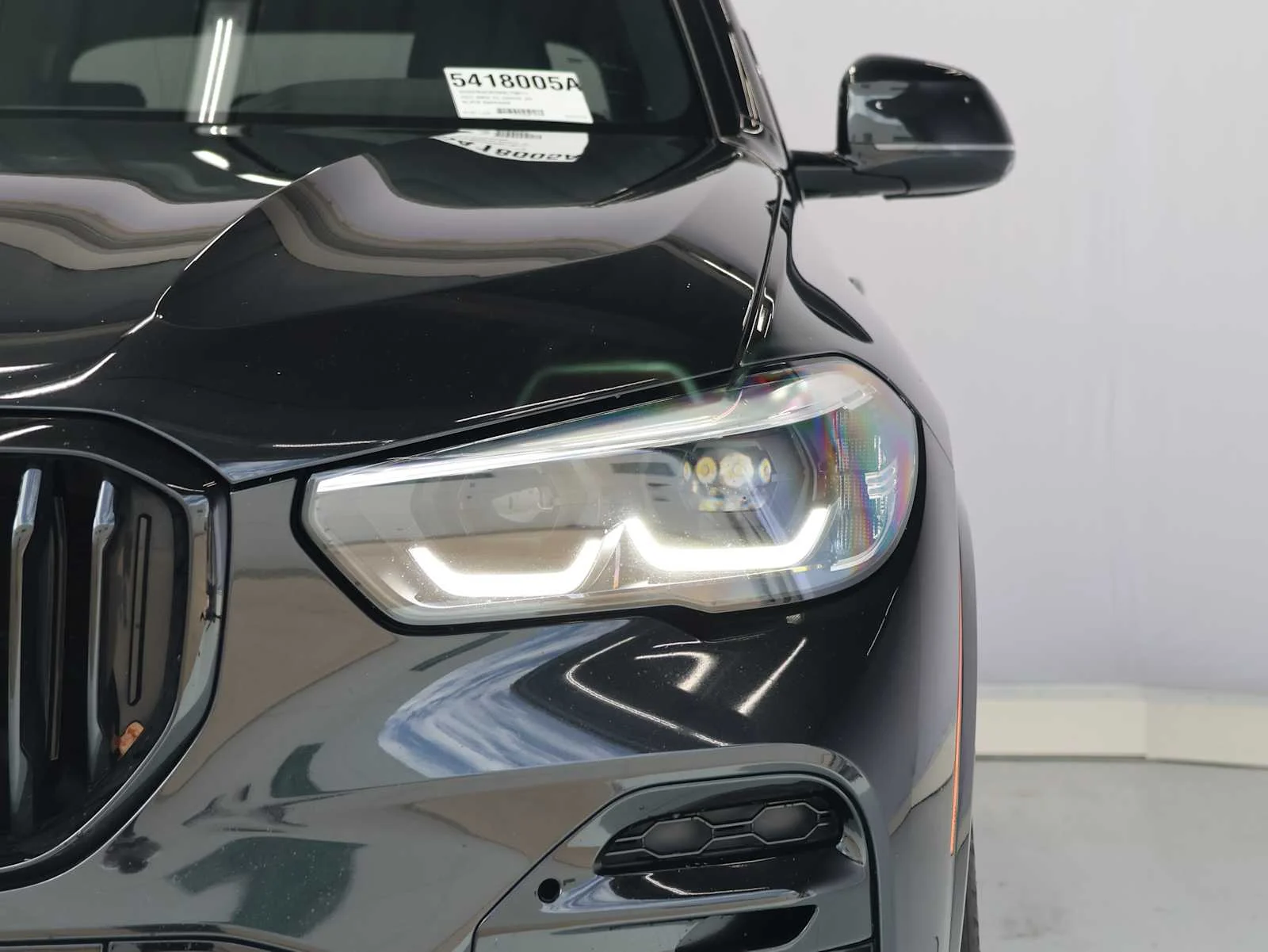 Used 2022 Black Sapphire Metallic BMW sDrive40i image 9
