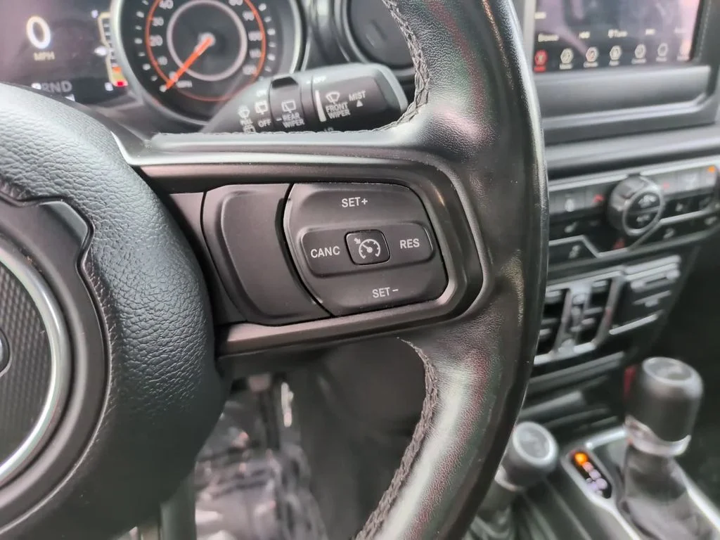 Certified Used 2020 White Jeep Unlimited Sport Altitude image 22