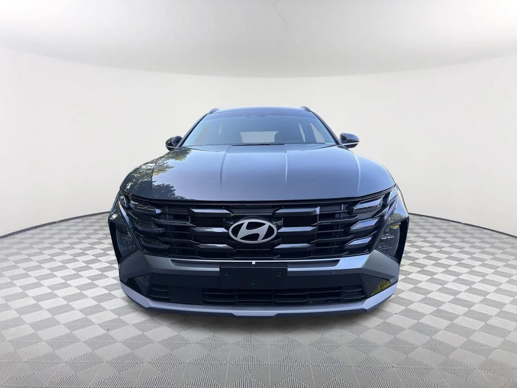 Used 2025 Gray Hyundai SEL Convenience image 2