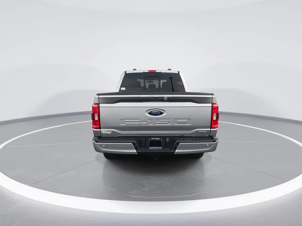 Used 2023 Silver Ford XLT image 7