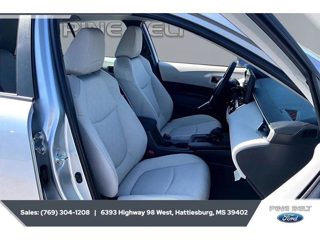 Used 2026 Sonic Silver Toyota L image 7