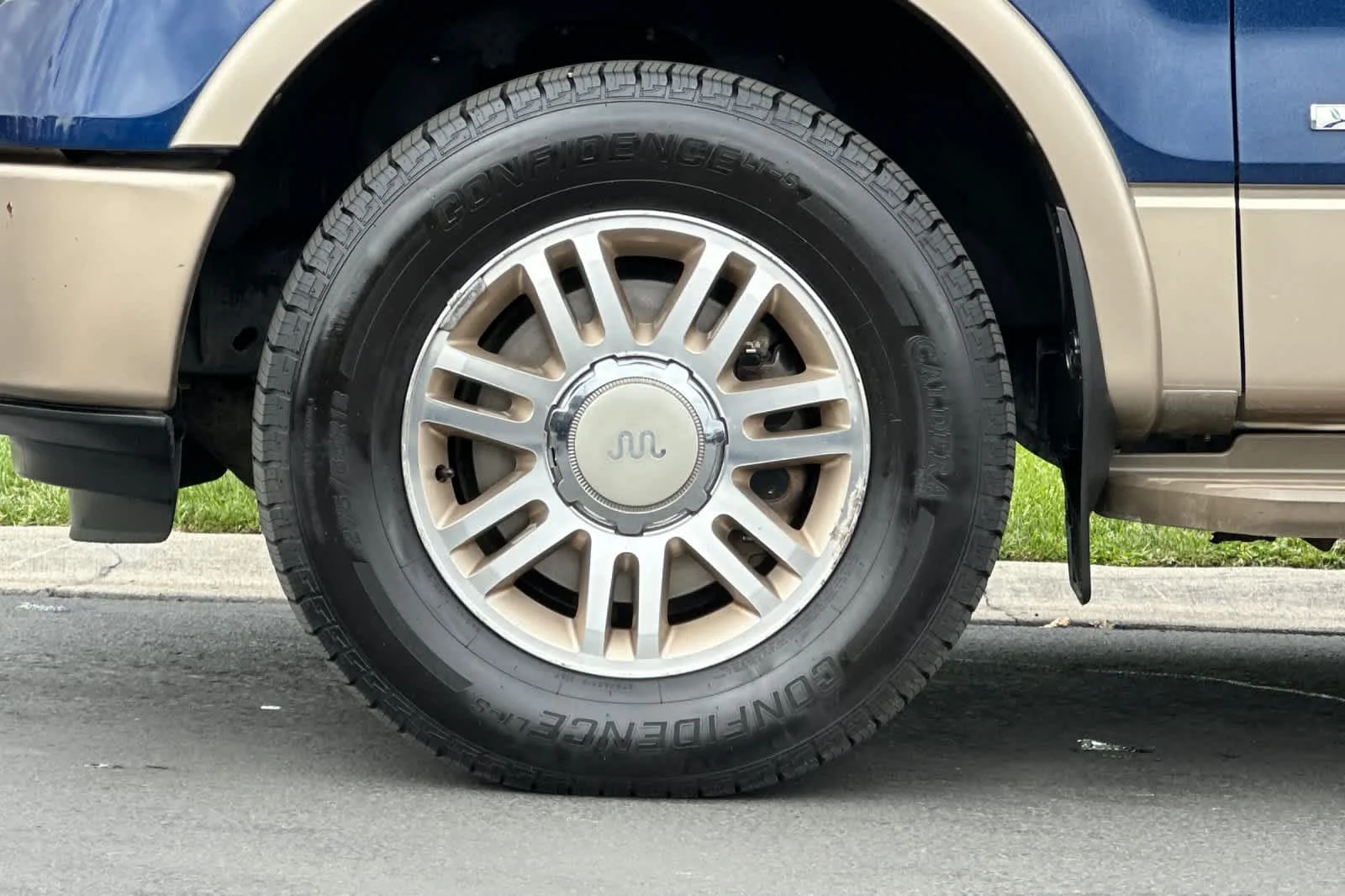 Used 2012 Dark Blue Pearl Metallic Ford King Ranch image 25