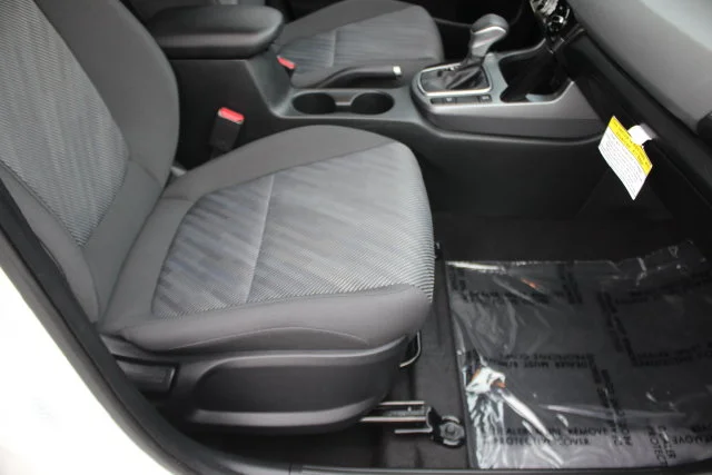 Used 2025 White Kia LX image 31
