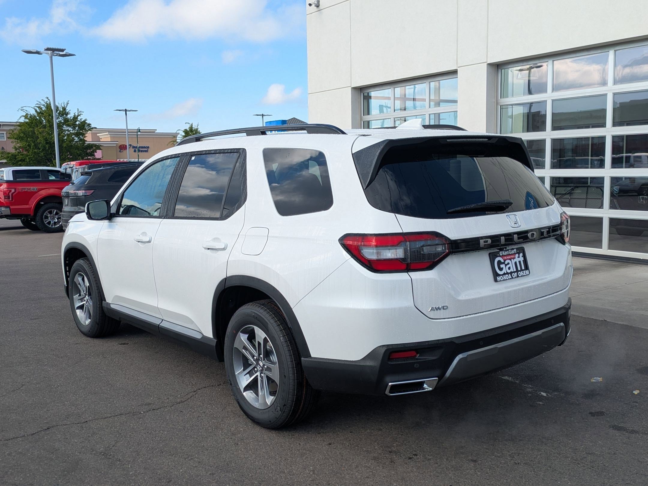 New 2026 Platinum White Pearl Honda EX-L image 5