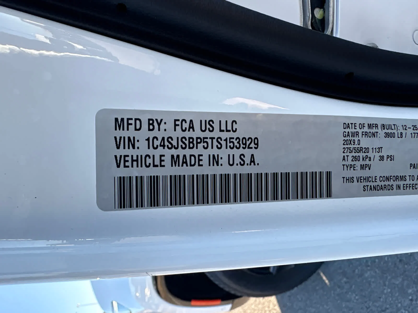 New 2026 Bright White Clear-Coat Exterior Paint Jeep Limited Altitude image 31