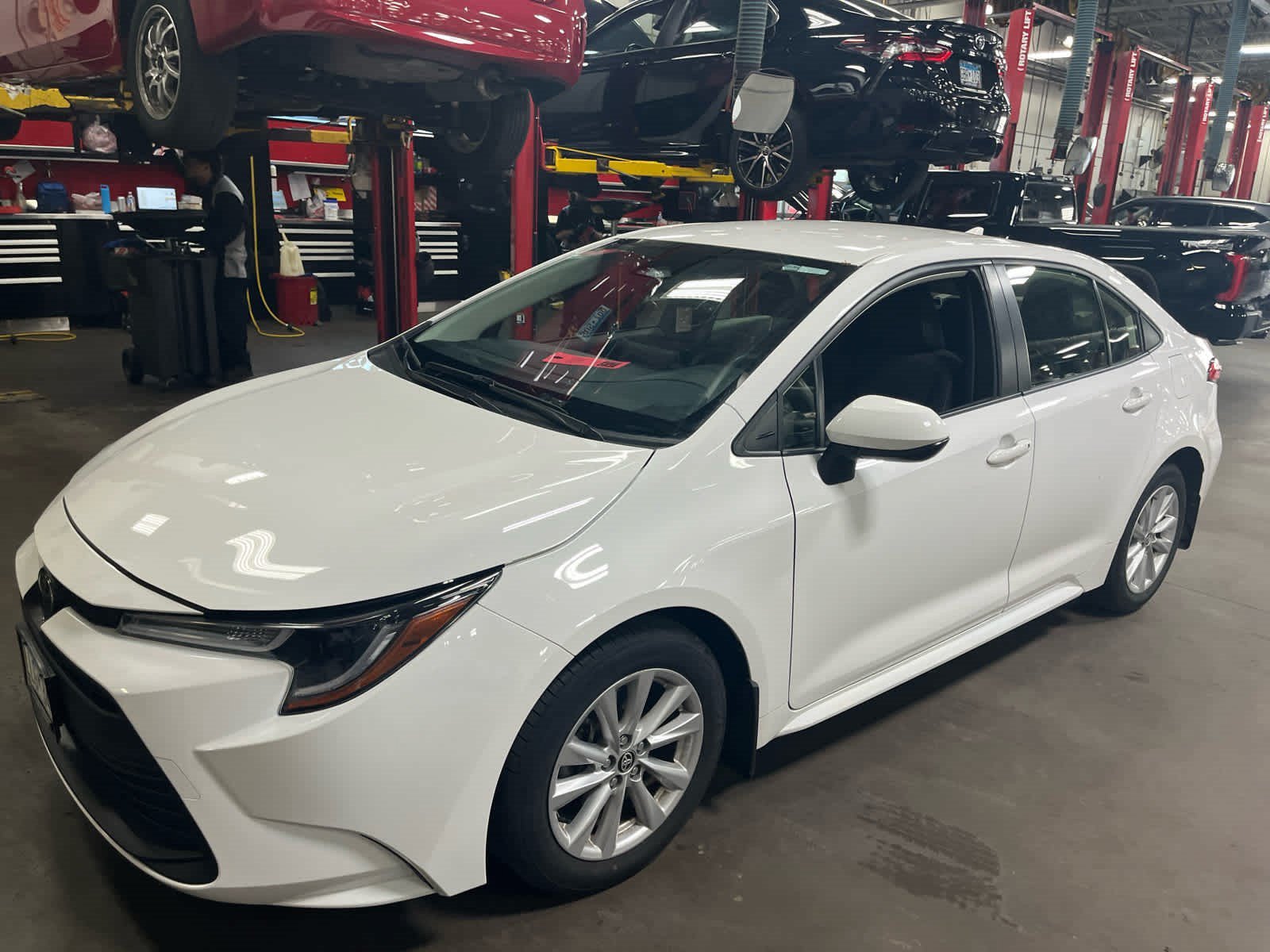 Used 2024 Toyota Corolla LE with VIN JTDB4MEE7R3021545 for sale in Golden Valley, Minnesota