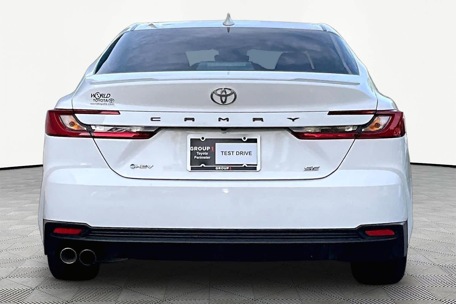 Certified Used 2025 Ice Cap Toyota SE image 5