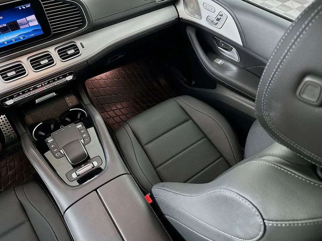 Used 2025  Mercedes-Benz GLS 450 image 25