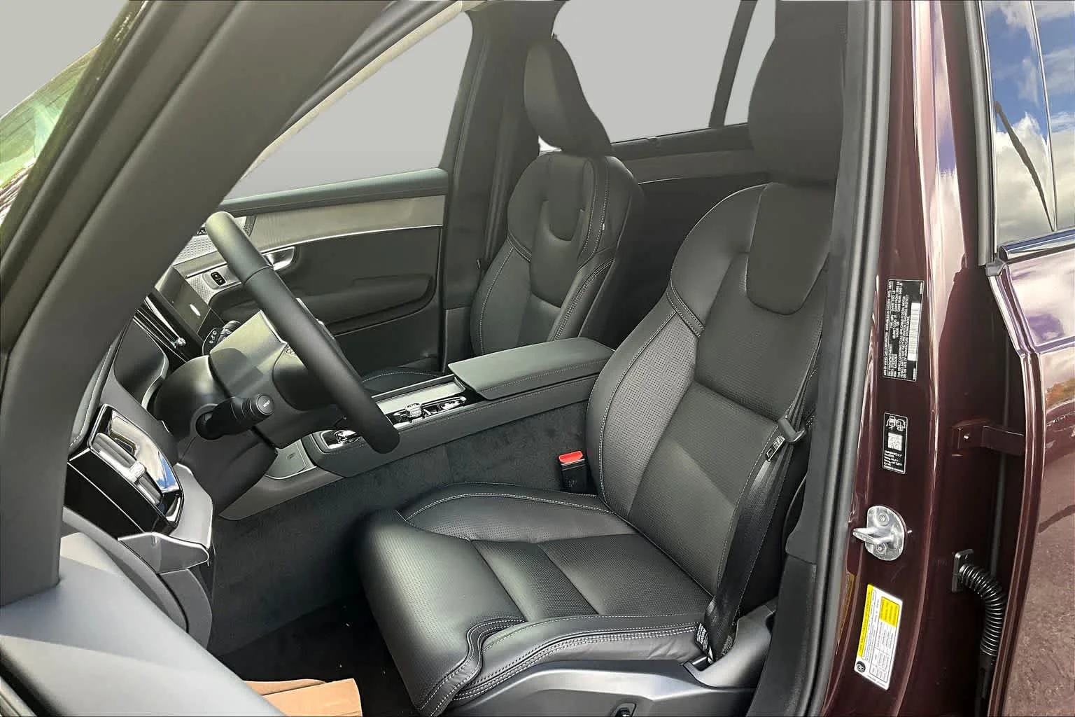 New 2026 Mulberry Red Volvo Ultra image 13