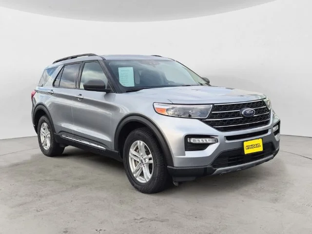Used 2022 Silver Metallic Ford XLT image 3