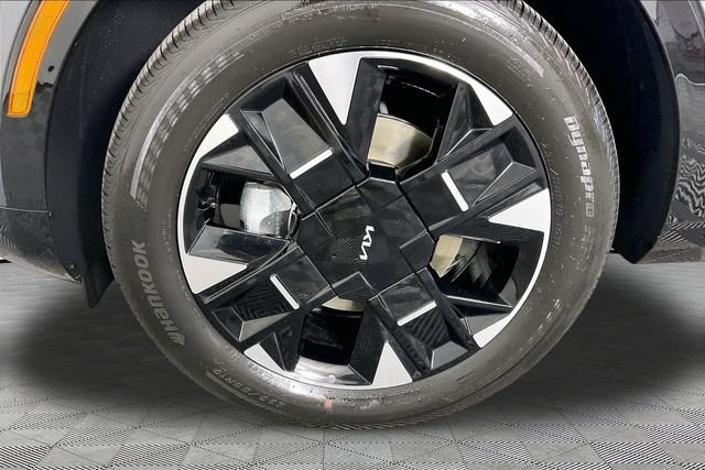 Used 2027 Gray Kia SX-Prestige image 31