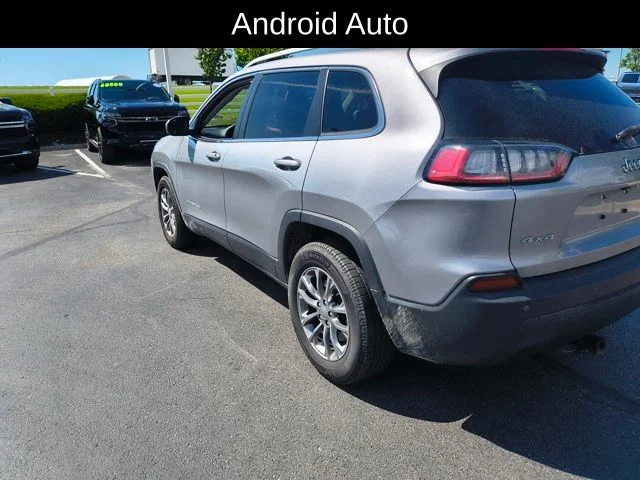 Used 2019 Silver Jeep Latitude Plus image 4