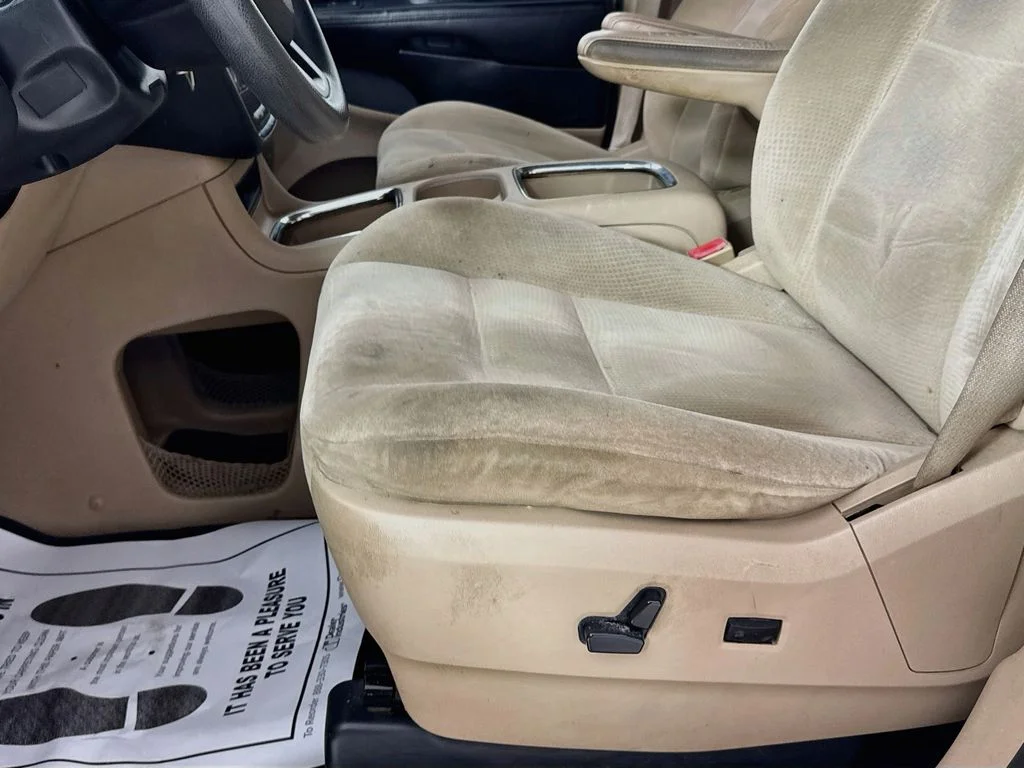 Used 2015 Cashmere/Sandstone Pearlcoat Dodge SXT image 22