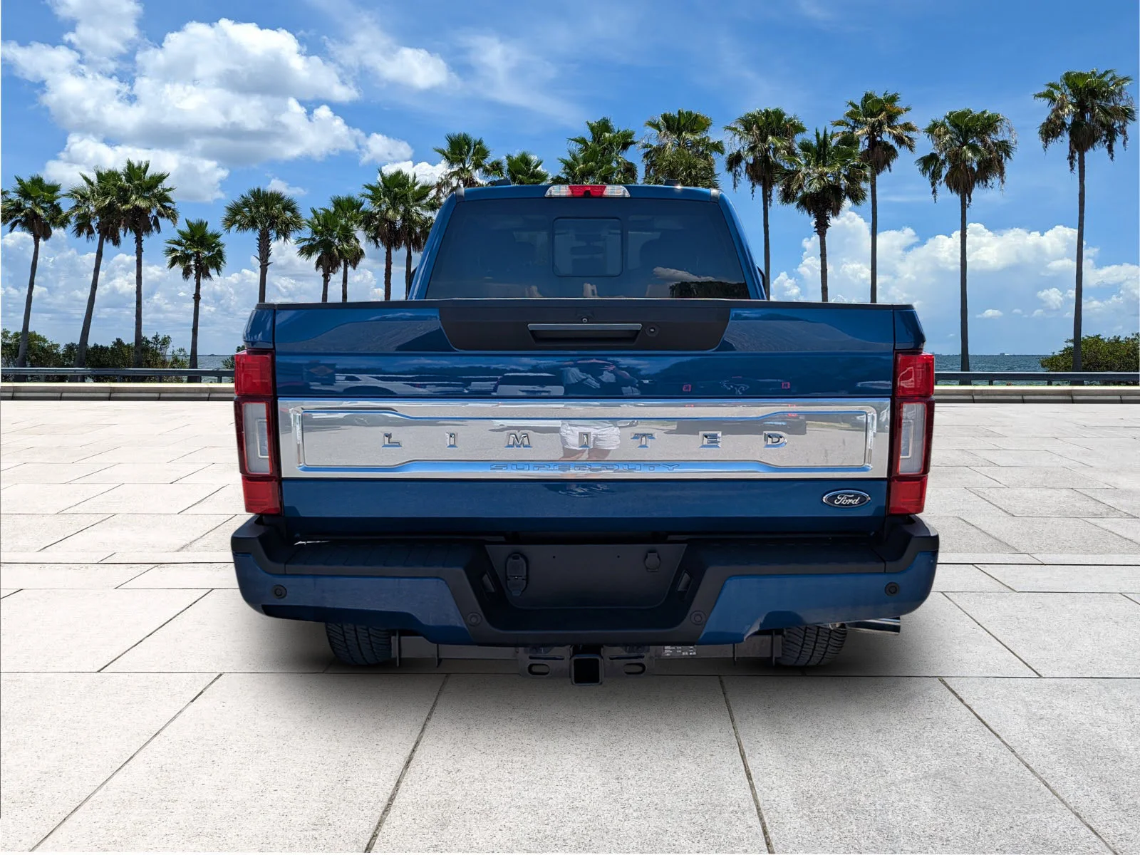 Used 2022 Atlas Blue Metallic Ford Limited image 7