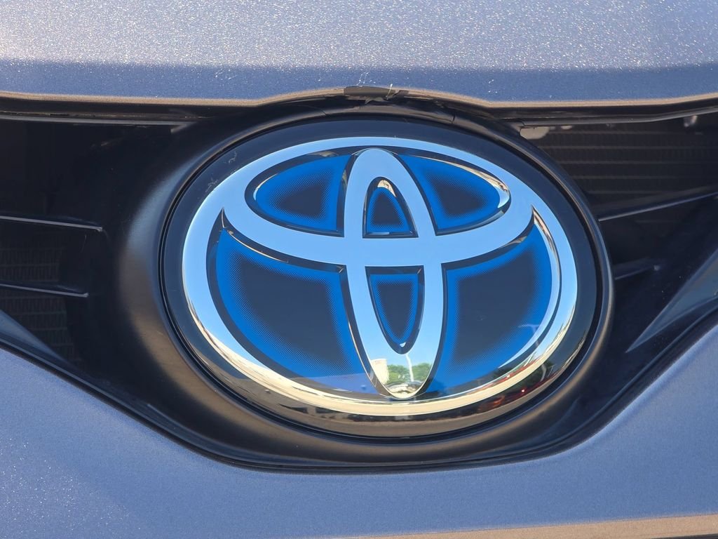 2023 Toyota Camry LE - Photo 35