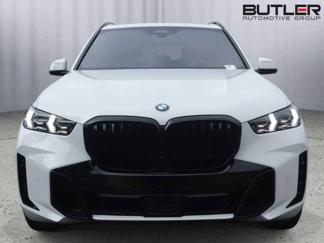 Certified Used 2024 Alpine White BMW xDrive40i image 2