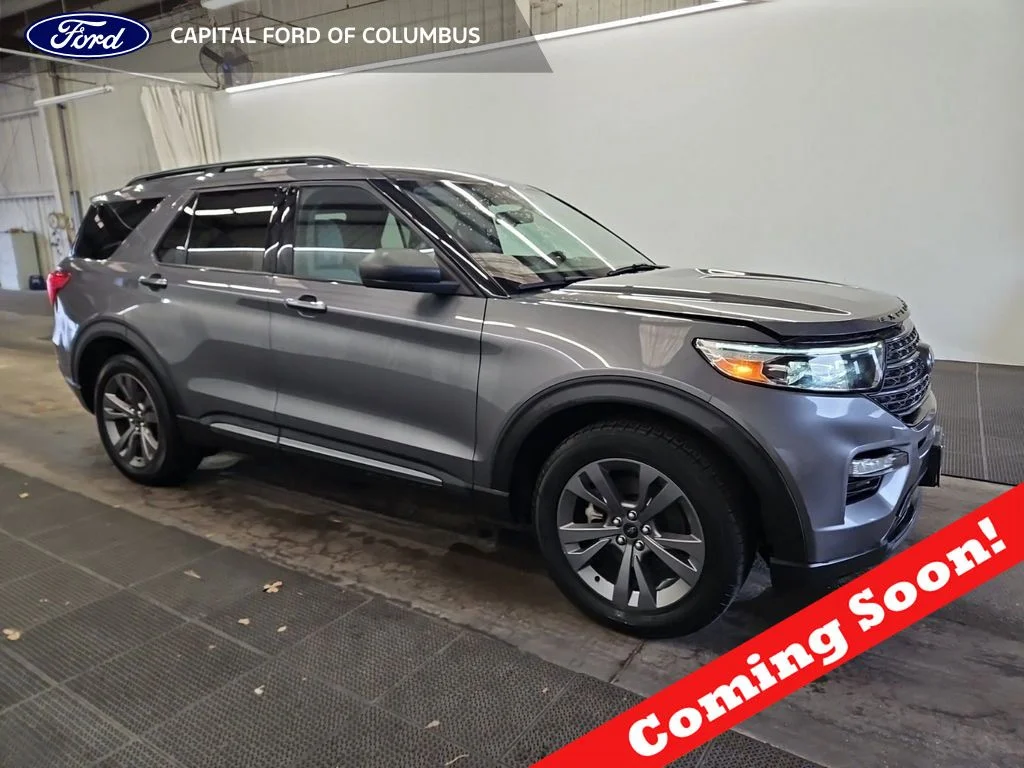 Used 2021 Gray Metallic Ford XLT image 1