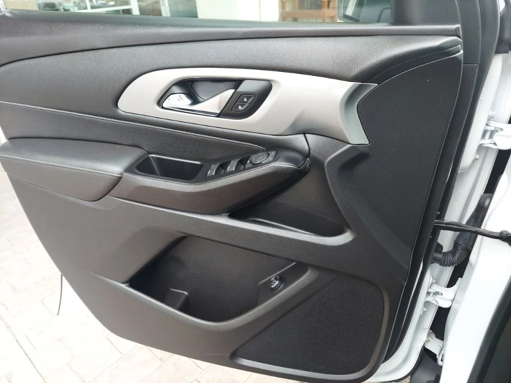 Used 2023 White Chevrolet LT Leather image 15
