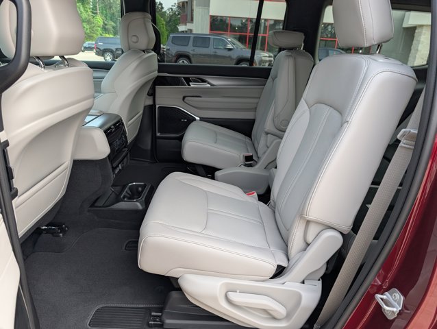 New 2026 Velvet Red Pearl-Coat Exterior Paint Jeep BASE image 18