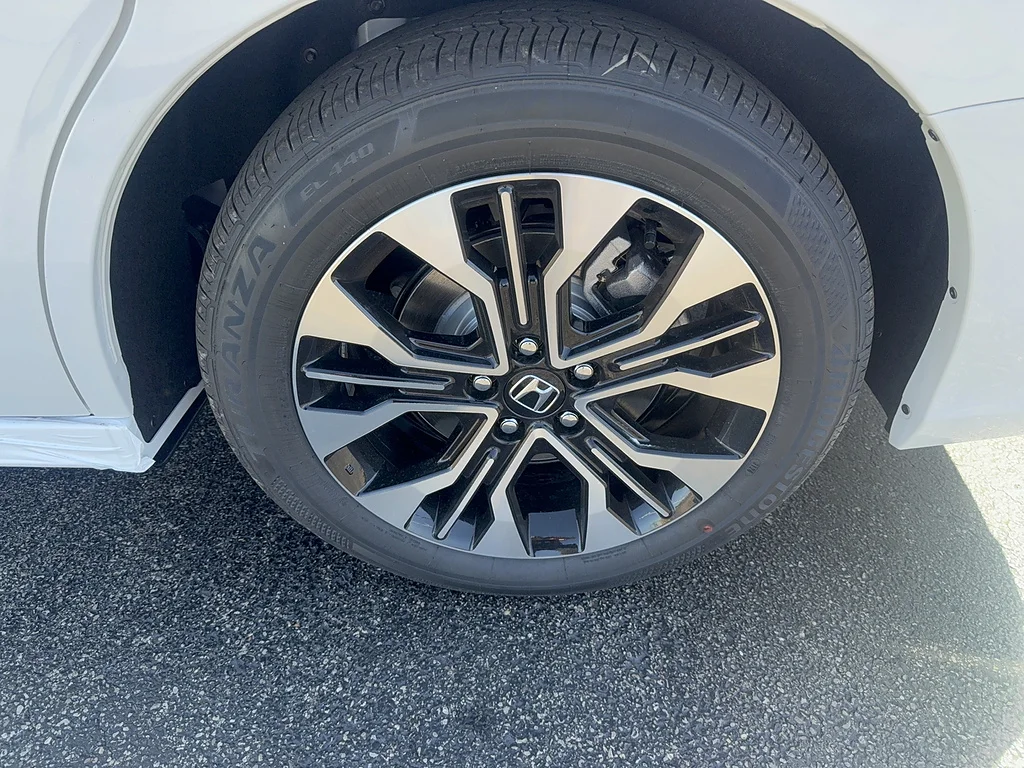 2027 Honda Odyssey Elite, photo 9 of 12