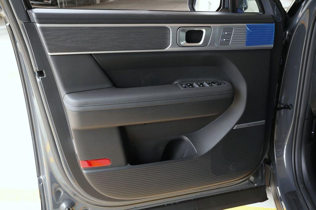 New 2026 Ecotronic Gray Hyundai Limited image 8