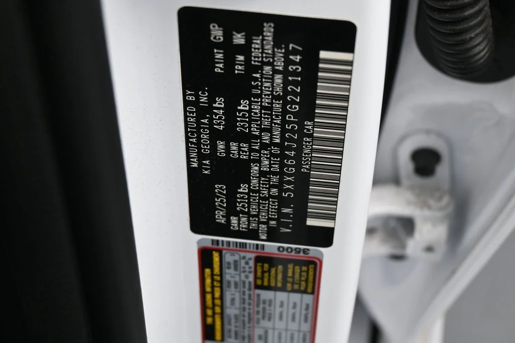 Used 2023 Glacial White Pearl Kia GT-Line image 17