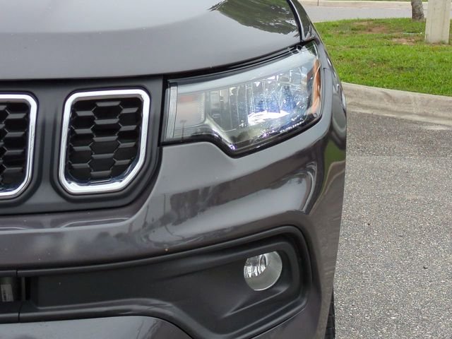 Used 2024 Gray Jeep Latitude image 10