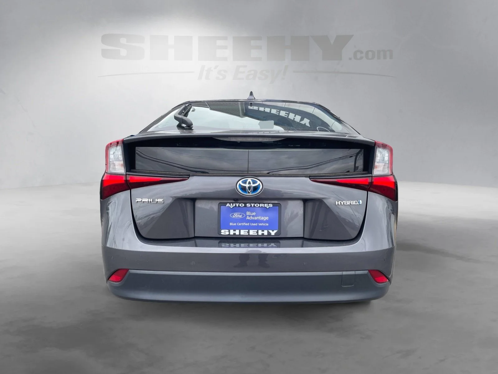 Used 2022 Magnetic Gray Metallic Toyota LE image 9