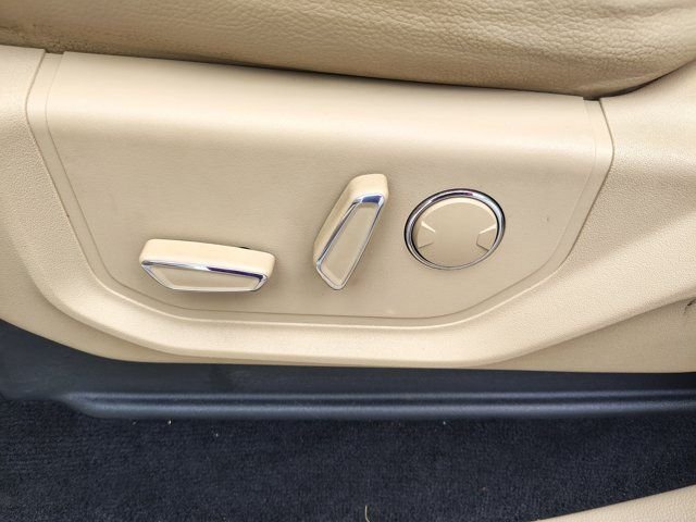 Used 2015 White Ford Lariat image 15