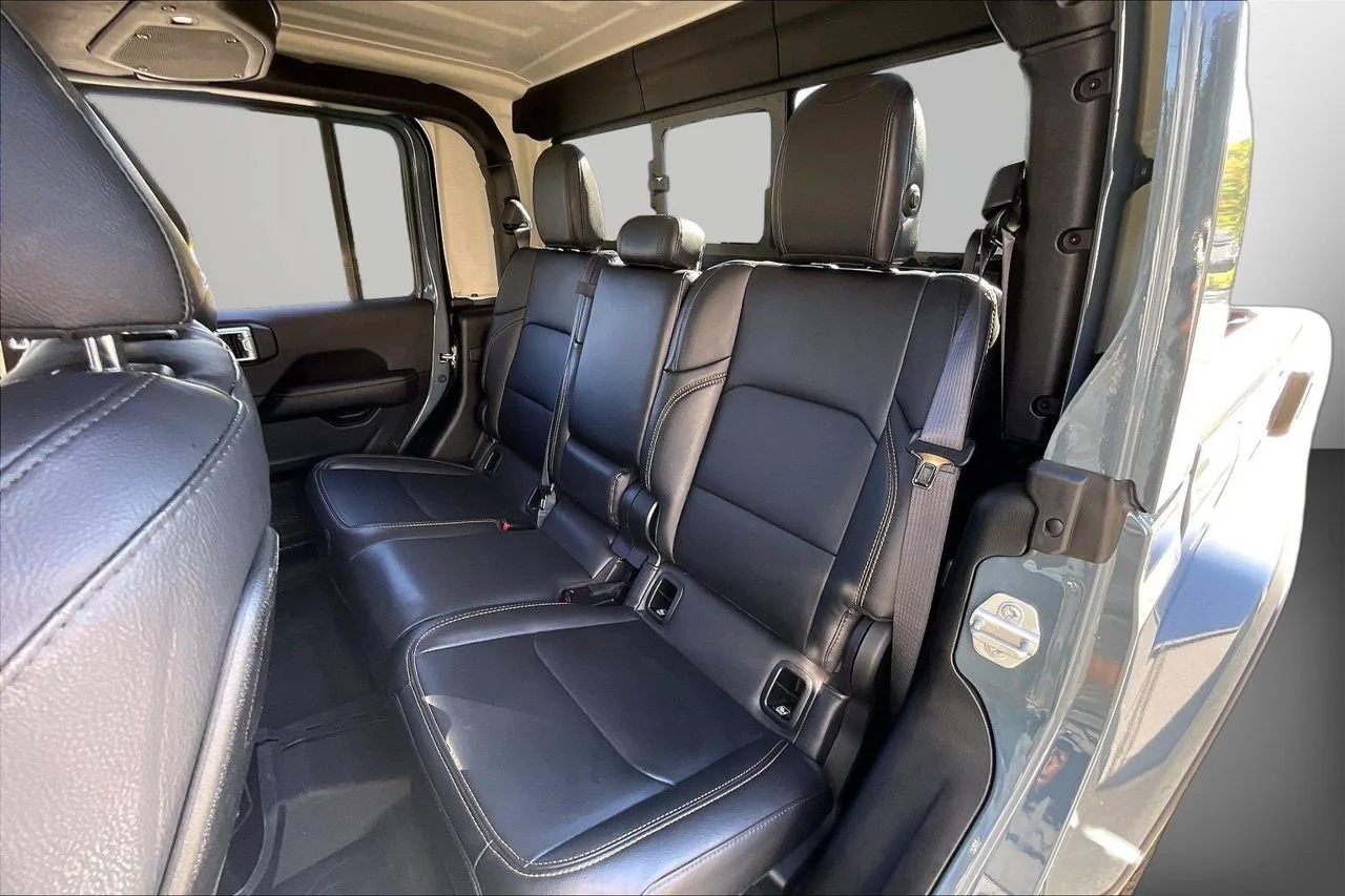 Used 2024 Gray Jeep Sport S image 21