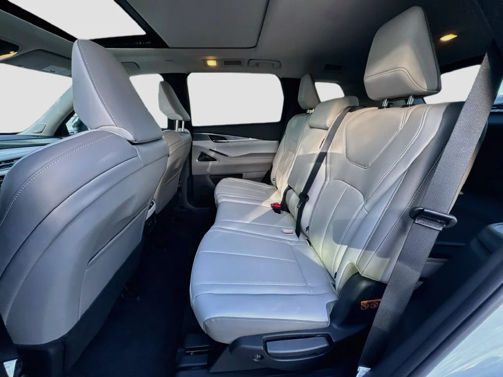 New 2027 White INFINITI LUXE image 26